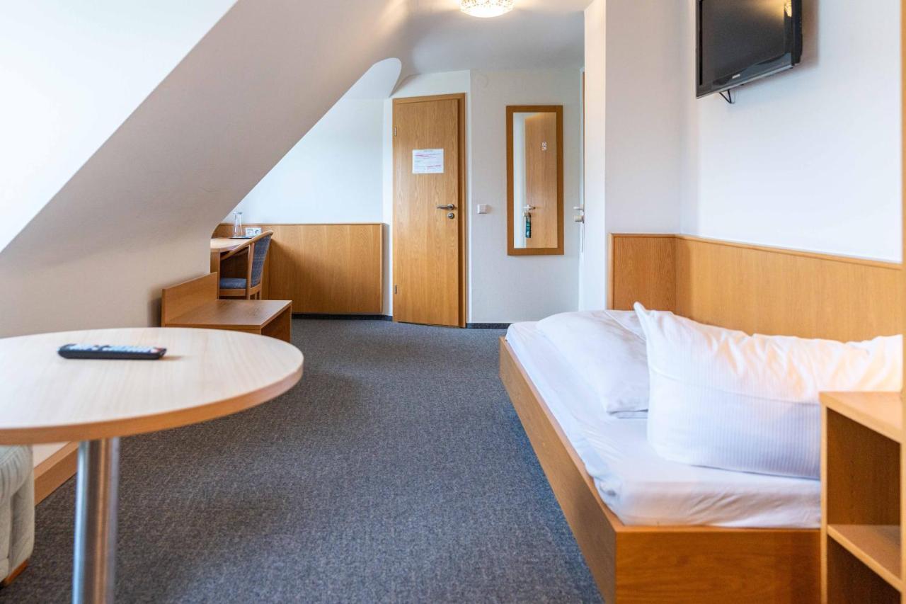 Hotel Am Roemerplatz Ulm Extérieur photo