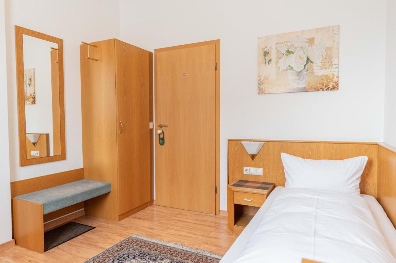 Hotel Am Roemerplatz Ulm Extérieur photo