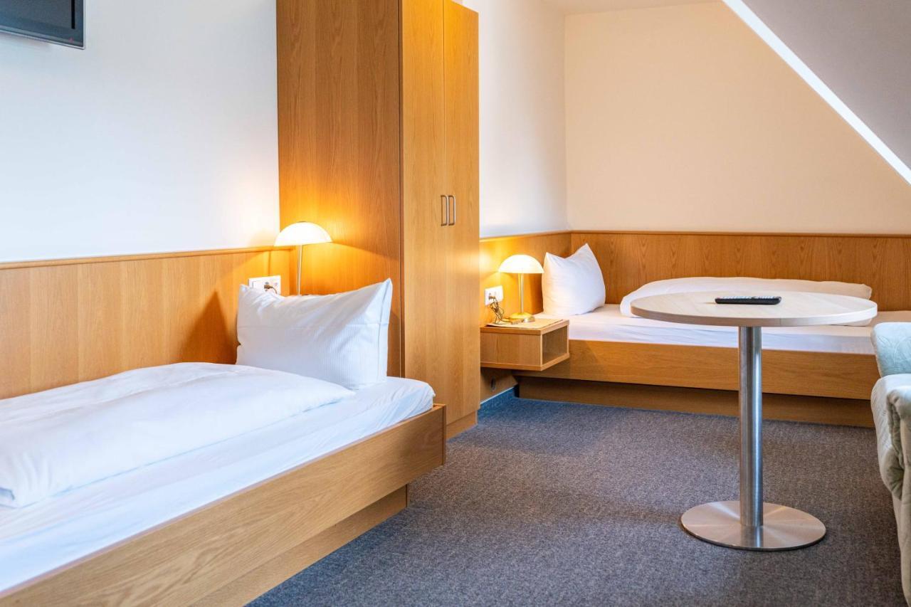 Hotel Am Roemerplatz Ulm Extérieur photo