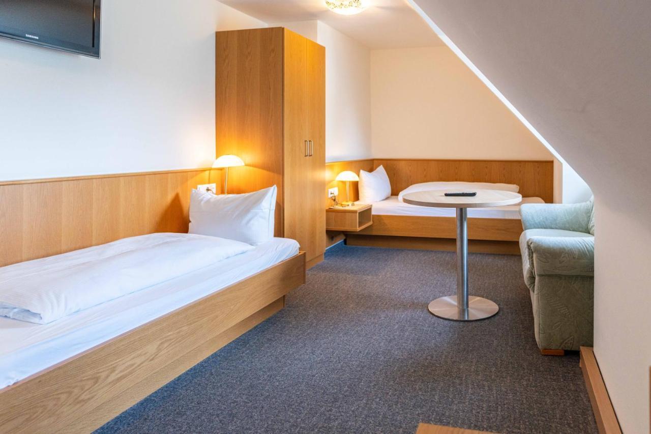 Hotel Am Roemerplatz Ulm Extérieur photo