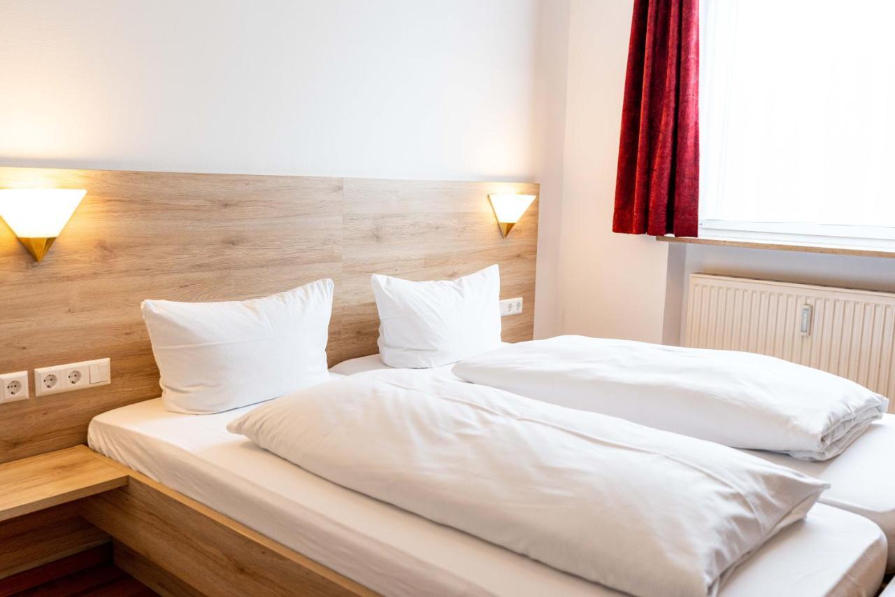 Hotel Am Roemerplatz Ulm Extérieur photo