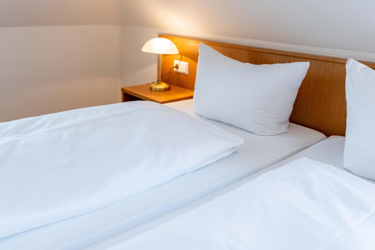 Hotel Am Roemerplatz Ulm Extérieur photo