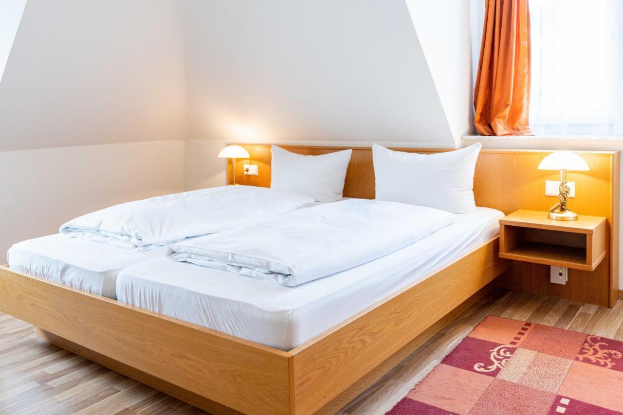 Hotel Am Roemerplatz Ulm Extérieur photo