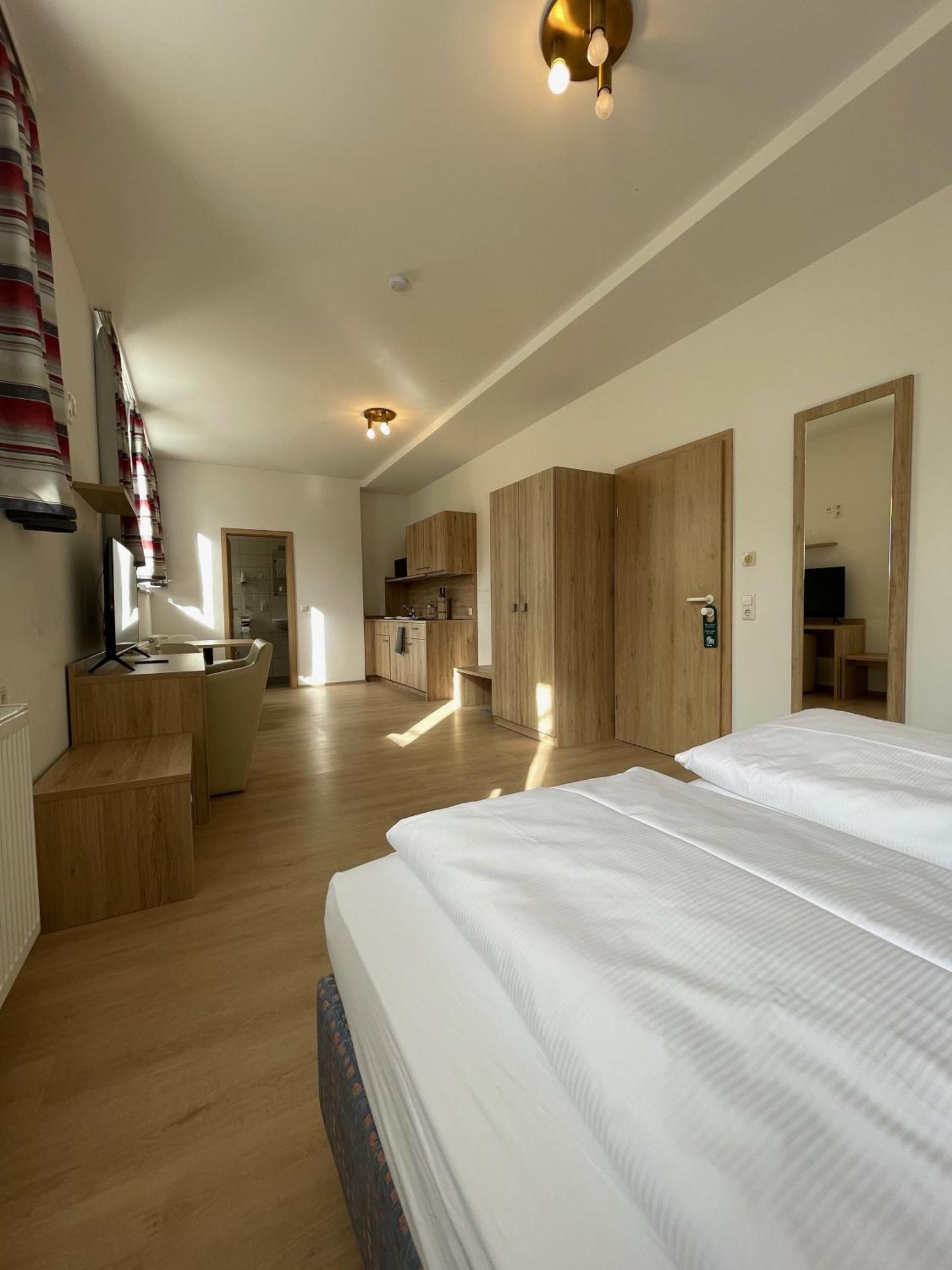 Hotel Am Roemerplatz Ulm Extérieur photo