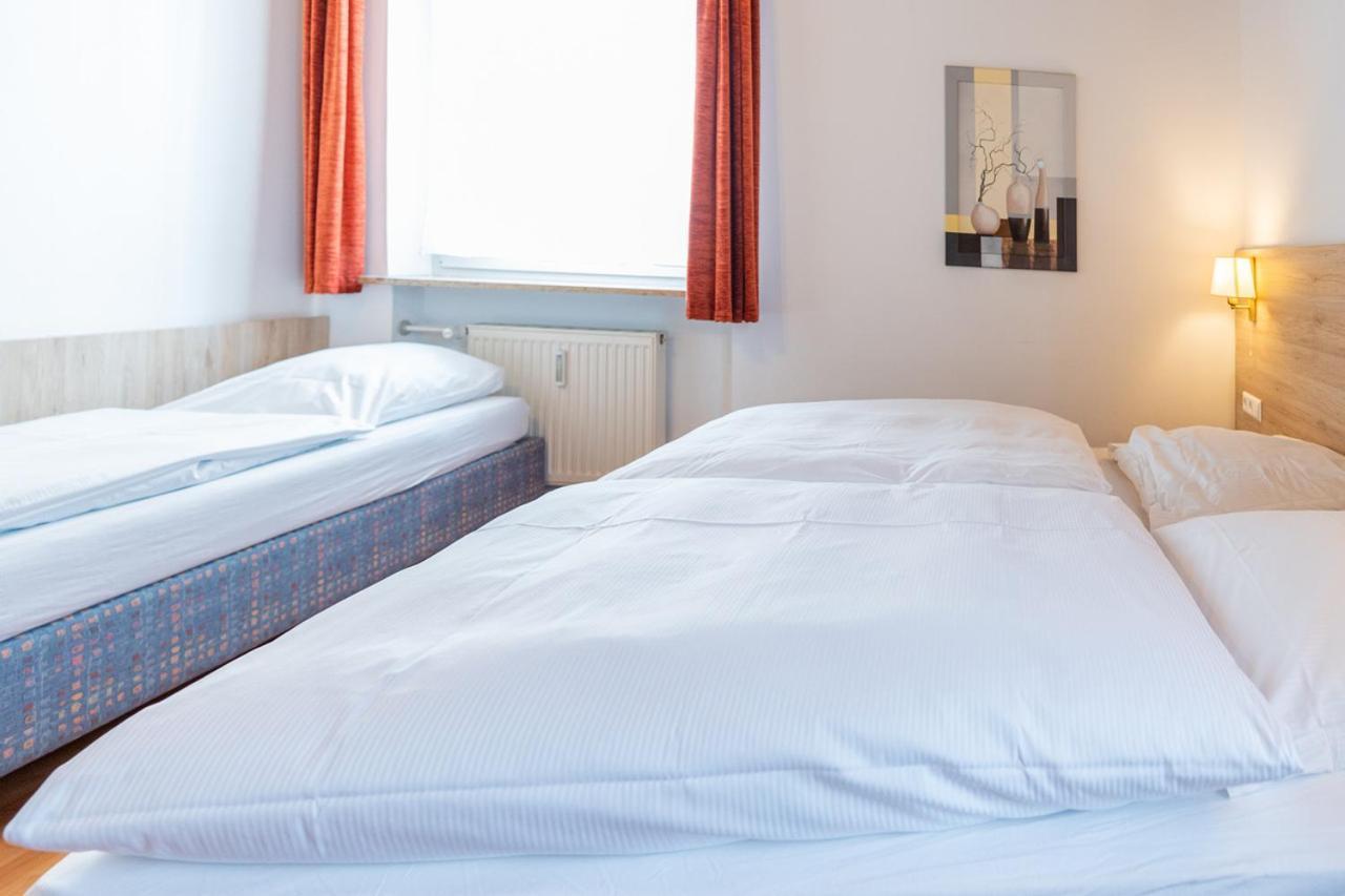 Hotel Am Roemerplatz Ulm Extérieur photo