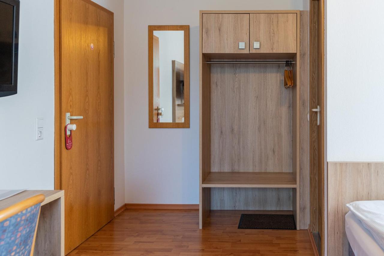 Hotel Am Roemerplatz Ulm Extérieur photo